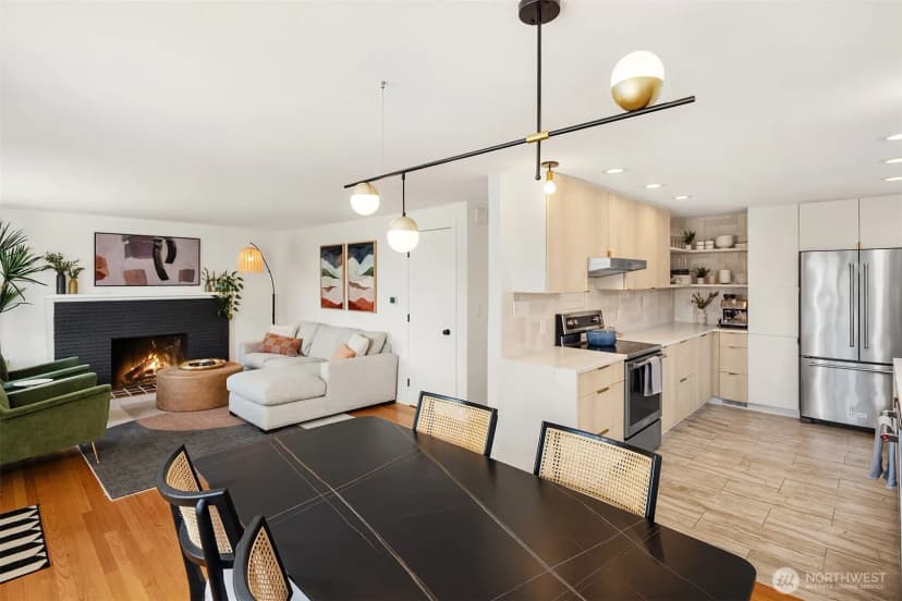 Property photo for 2502 Ne 68th Street, Seattle photo 6