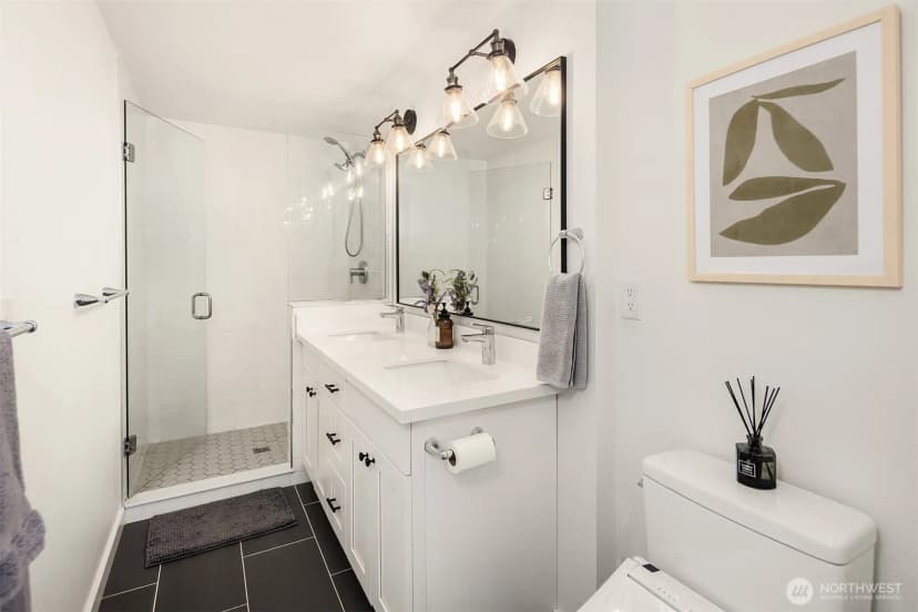 Property photo for 2502 Ne 68th Street, Seattle photo 18