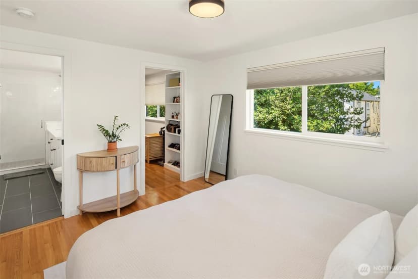 Property photo for 2502 Ne 68th Street, Seattle photo 16