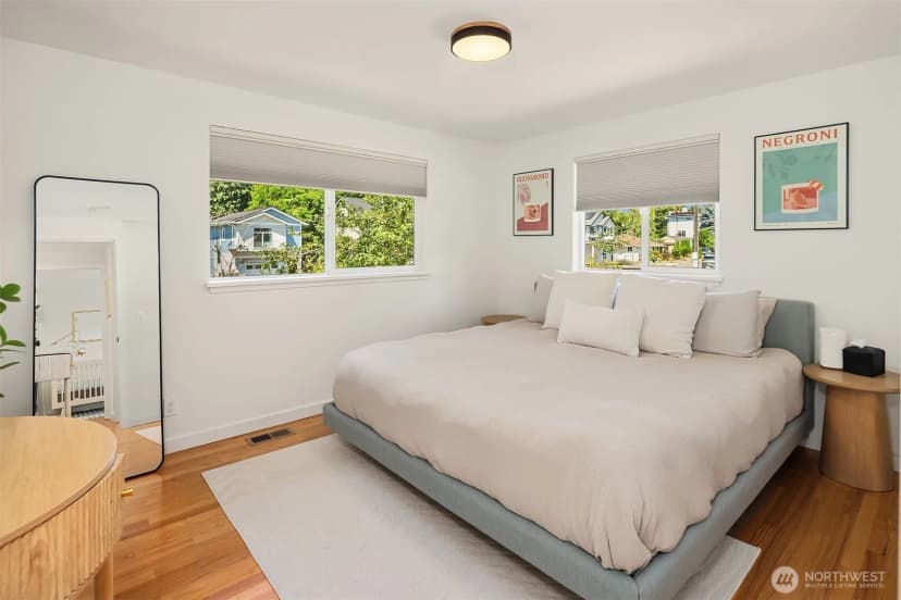 Property photo for 2502 Ne 68th Street, Seattle photo 15