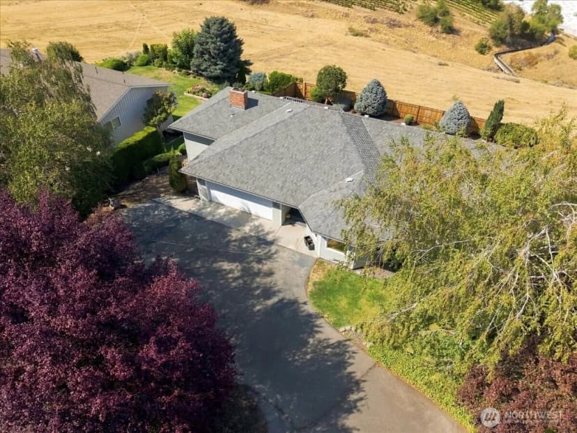 Property photo for 1104 N Fellows Drive, Yakima photo 2