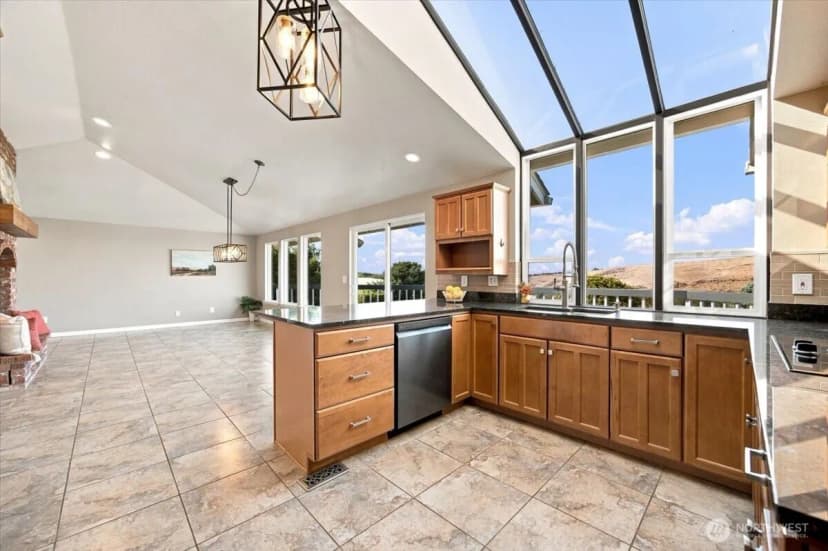 Property photo for 1104 N Fellows Drive, Yakima photo 18