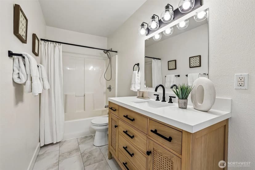 Property photo for 4205 34th Avenue S, Seattle photo 18