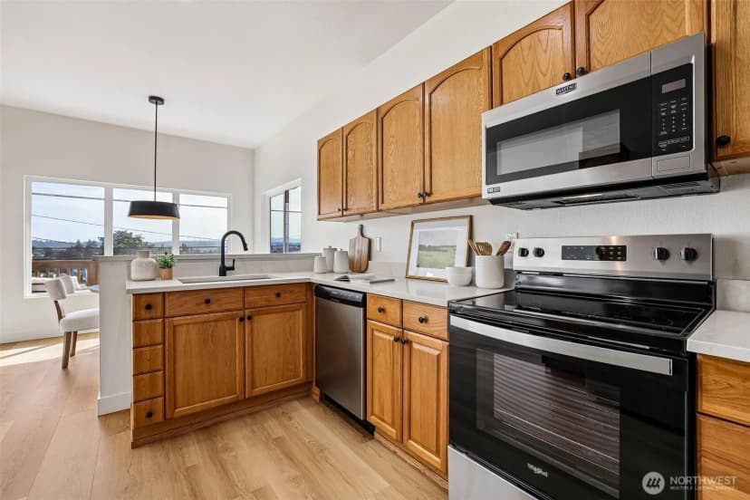 Property photo for 4205 34th Avenue S, Seattle photo 8
