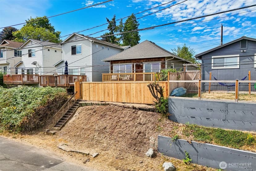 Property photo for 4205 34th Avenue S, Seattle photo 24