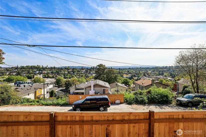 Property photo for 4205 34th Avenue S, Seattle photo 12
