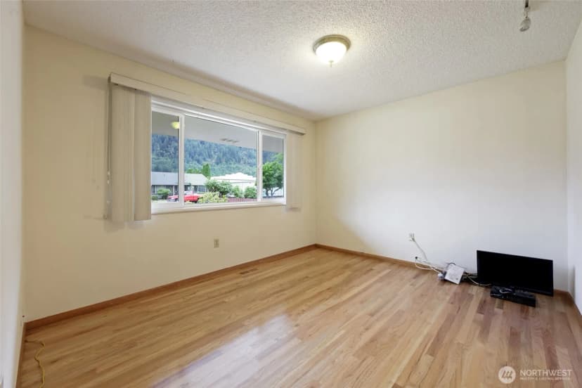 Property photo for 102 W Adams Avenue, Morton photo 11