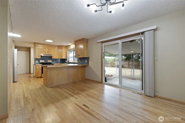 Property photo for 102 W Adams Avenue, Morton photo 5
