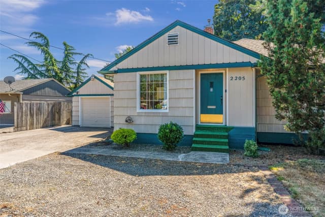 Property photo for 2205 Ocean Beach Highway, Longview photo 3