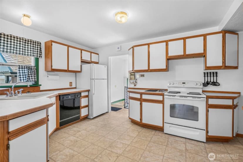 Property photo for 2205 Ocean Beach Highway, Longview photo 10
