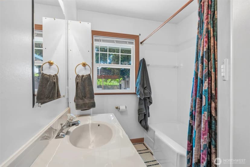 Property photo for 2205 Ocean Beach Highway, Longview photo 14