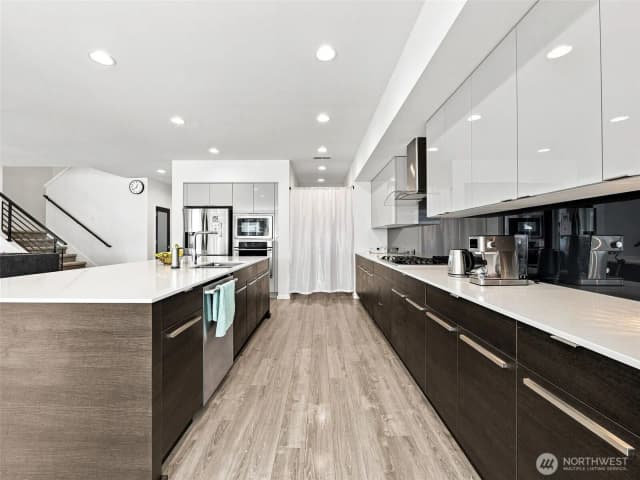 Property photo for 32976 Cedar Avenue Se, Black Diamond photo 4