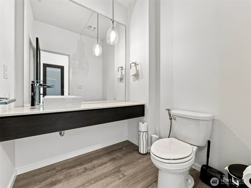 Property photo for 32976 Cedar Avenue Se, Black Diamond photo 12