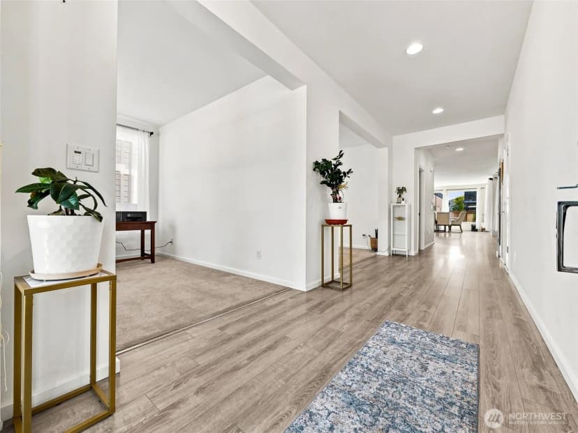 Property photo for 32976 Cedar Avenue Se, Black Diamond photo 9