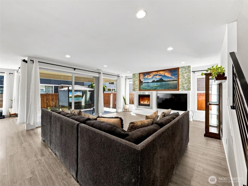 Property photo for 32976 Cedar Avenue Se, Black Diamond photo 16