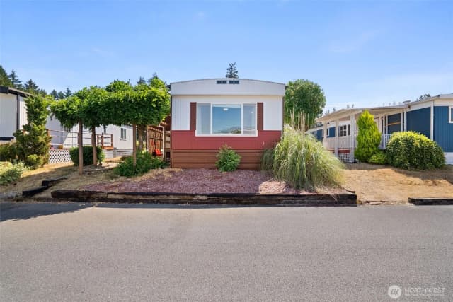 Property photo for 4707 Black Lake Belmore Road Sw #34, Olympia photo 2