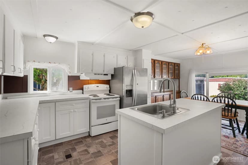 Property photo for 4707 Black Lake Belmore Road Sw #34, Olympia photo 11
