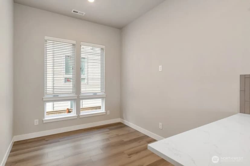 Property photo for 6611 S 128th Street, Seattle photo 2