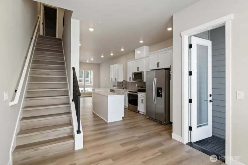 Property photo for 6611 S 128th Street, Seattle photo 13