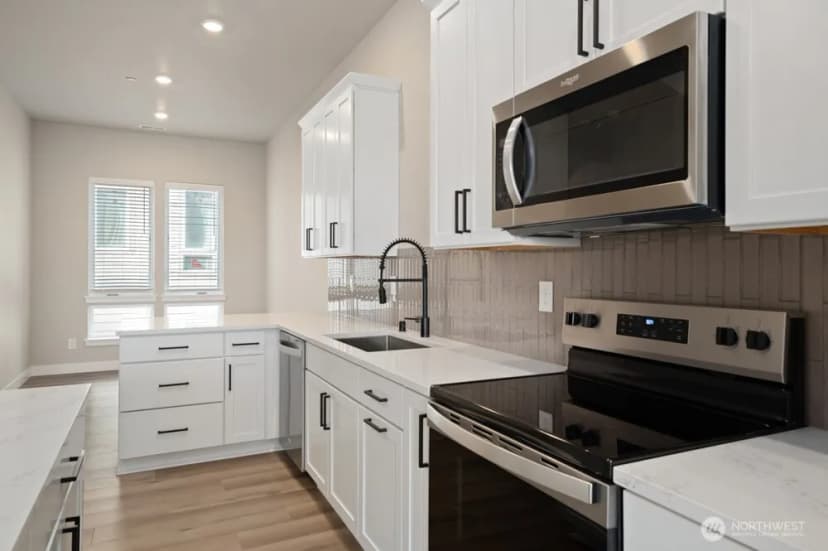 Property photo for 6611 S 128th Street, Seattle photo 10