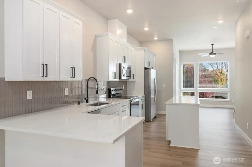 Property photo for 6611 S 128th Street, Seattle photo 6