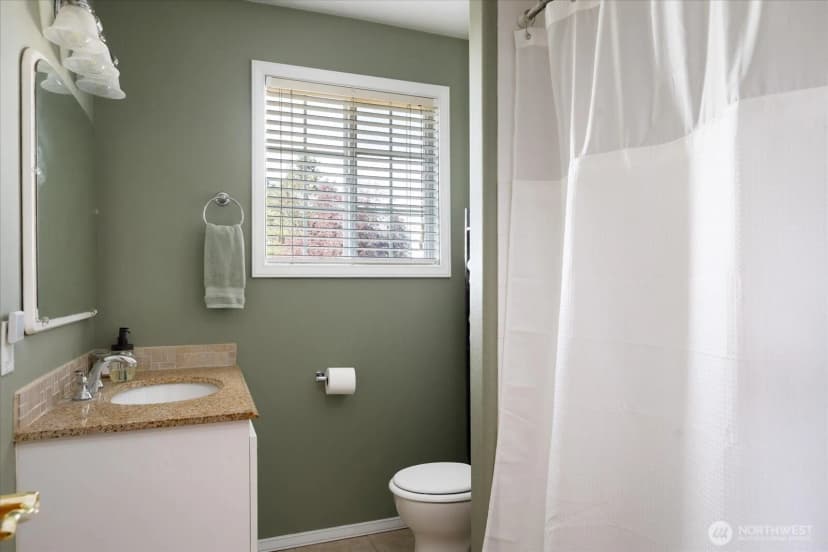 Property photo for 1002 Carl Avenue, Oak Harbor photo 16