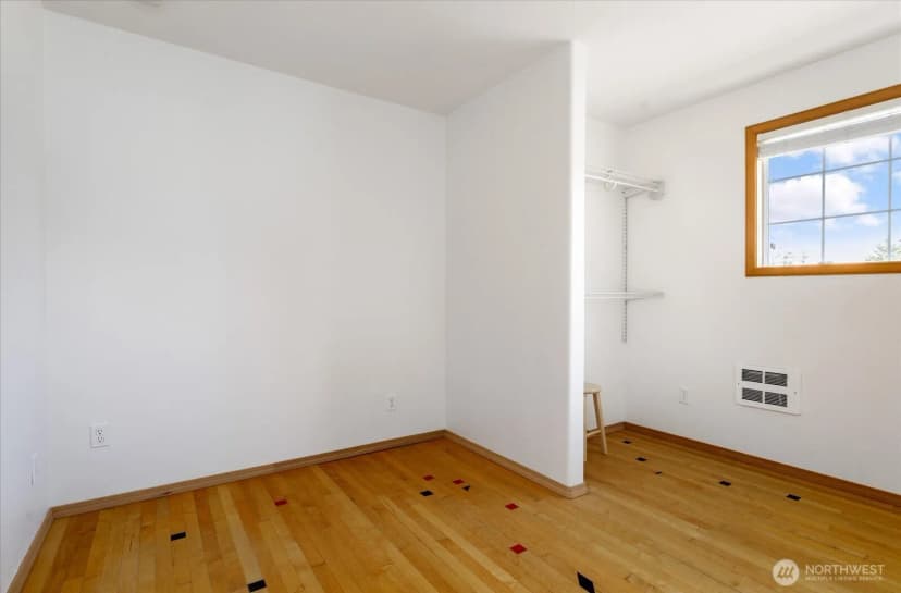 Property photo for 1002 Carl Avenue, Oak Harbor photo 17