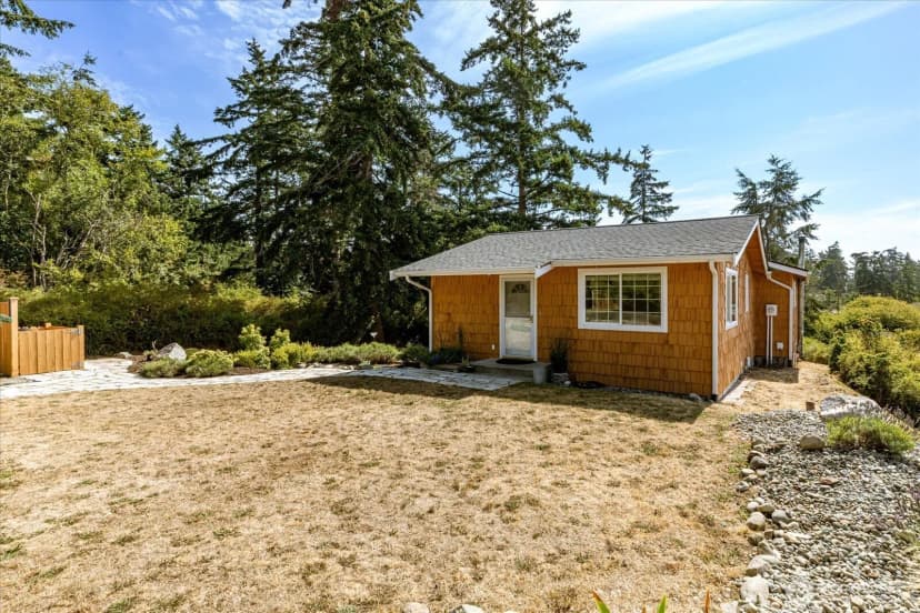 Property photo for 1002 Carl Avenue, Oak Harbor photo 3