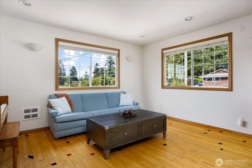 Property photo for 1002 Carl Avenue, Oak Harbor photo 6