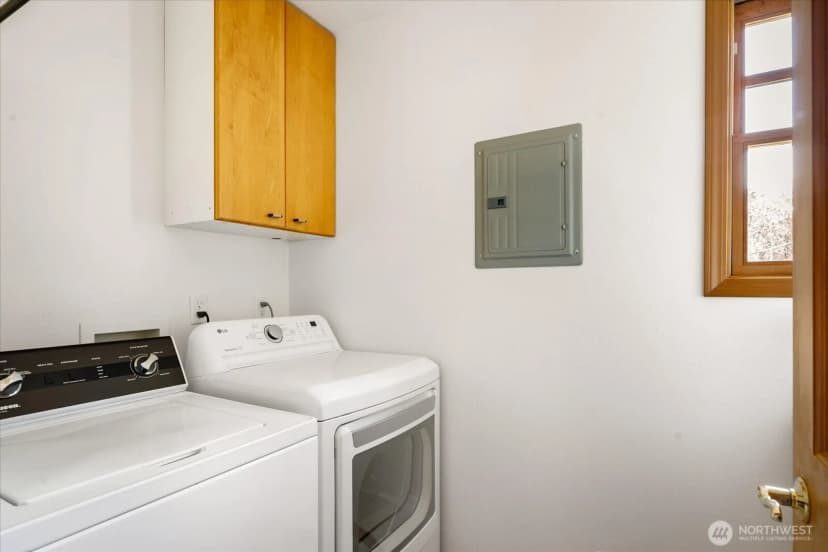Property photo for 1002 Carl Avenue, Oak Harbor photo 14