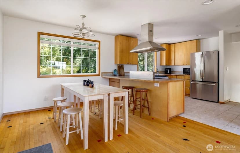 Property photo for 1002 Carl Avenue, Oak Harbor photo 8