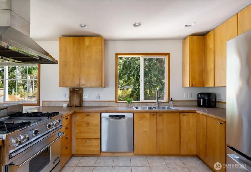 Property photo for 1002 Carl Avenue, Oak Harbor photo 10