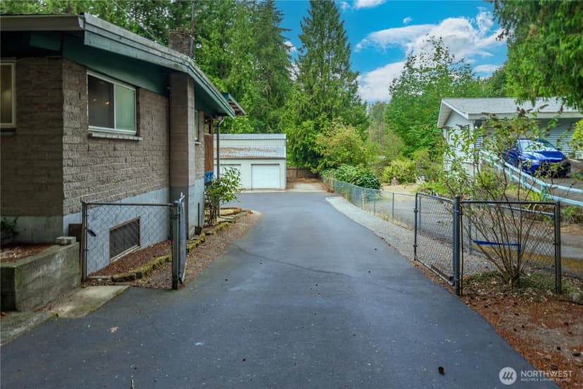 Property photo for 32425 46th Place S, Auburn photo 5