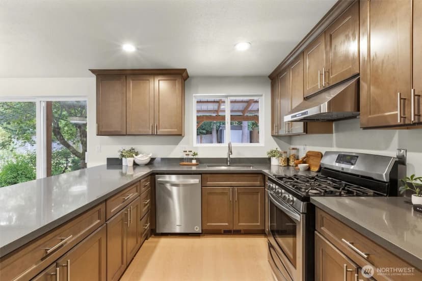 Property photo for 1007 174th Avenue Ne, Bellevue photo 13