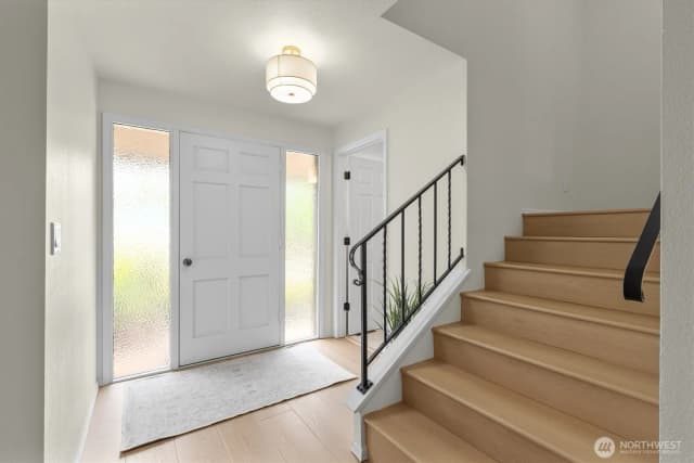Property photo for 1007 174th Avenue Ne, Bellevue photo 3