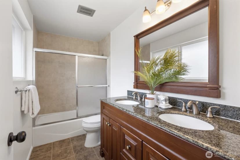 Property photo for 1007 174th Avenue Ne, Bellevue photo 24