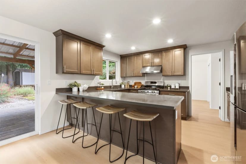 Property photo for 1007 174th Avenue Ne, Bellevue photo 12