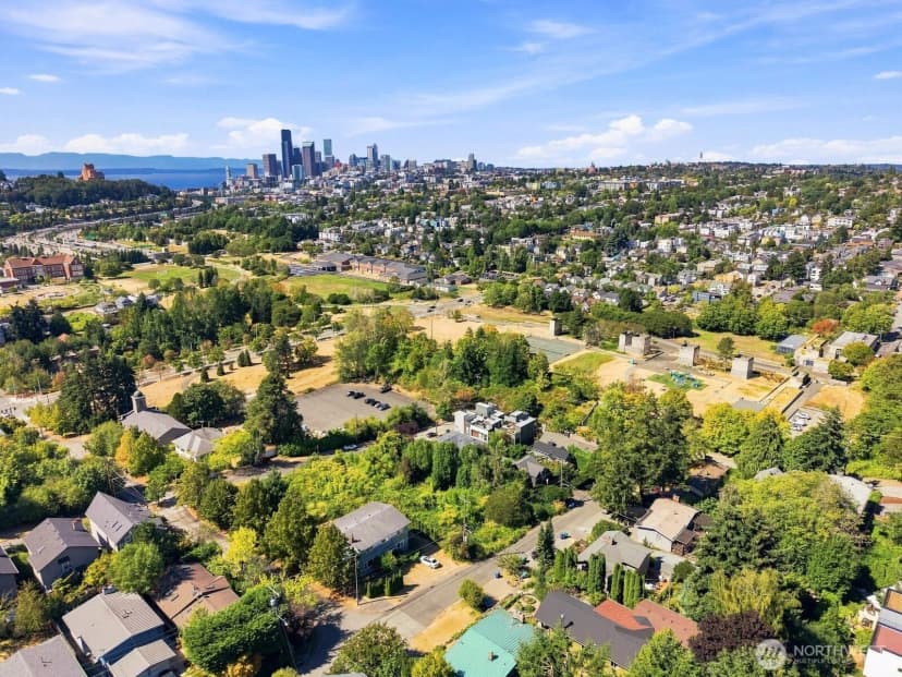 Property photo for 1510 Bradner Place S, Seattle photo 39