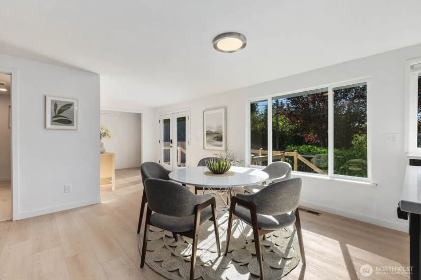 Property photo for 1510 Bradner Place S, Seattle photo 6