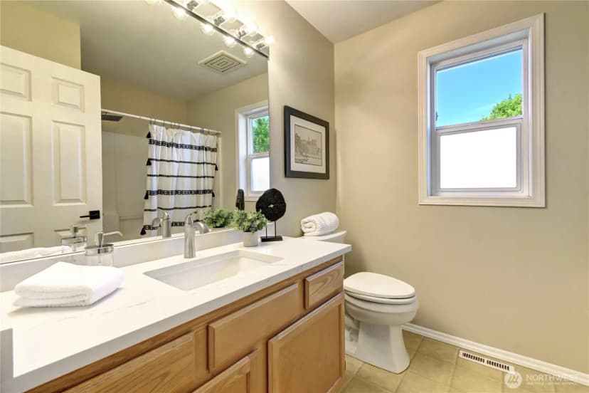 Property photo for 14918 89th Place Ne, Kenmore photo 23
