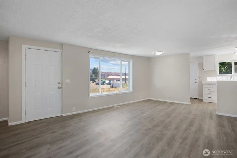 Property photo for 12715 Se Green Valley Road, Auburn photo 4