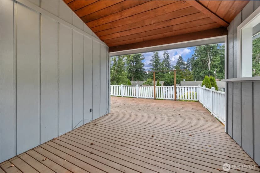Property photo for 824 Ne 194th Street, Shoreline photo 17