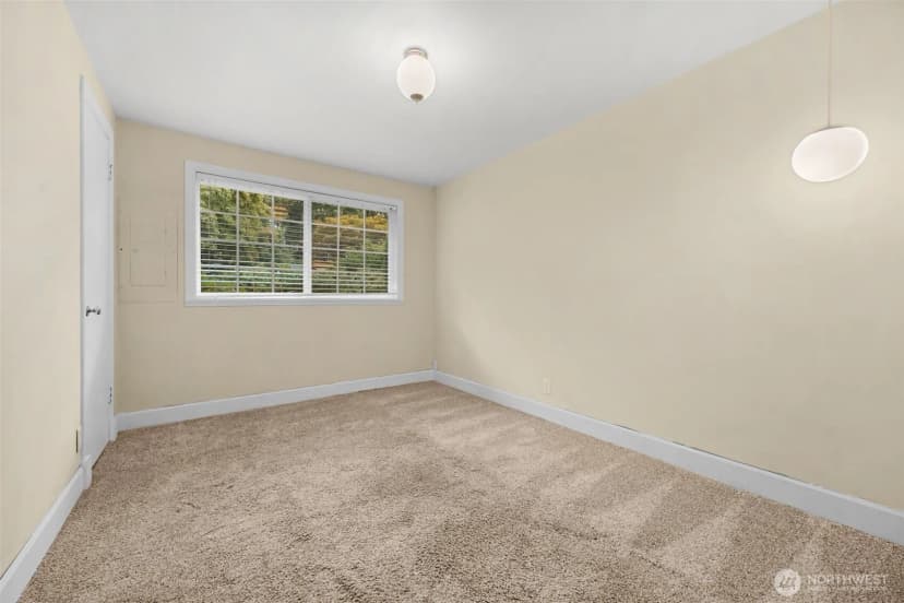 Property photo for 824 Ne 194th Street, Shoreline photo 10