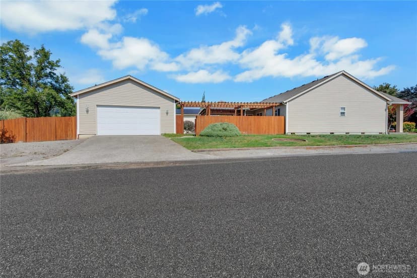 Property photo for 13714 143rd Avenue E, Orting photo 33
