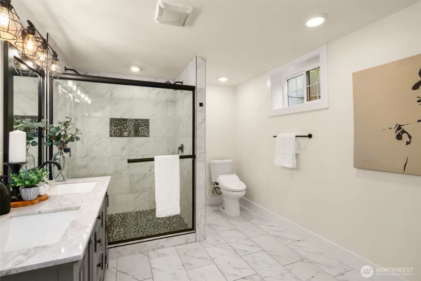 Property photo for 627 166th Avenue Ne, Bellevue photo 14
