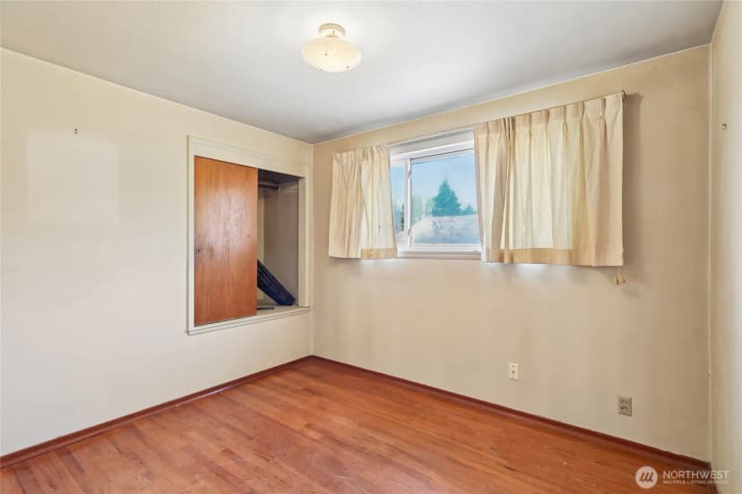 Property photo for 13004 Ambaum Boulevard Sw, Burien photo 19