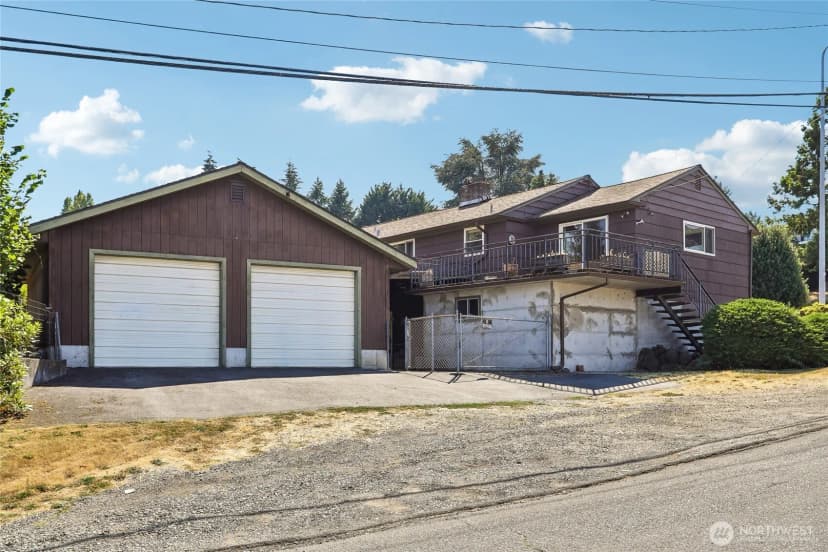 Property photo for 13004 Ambaum Boulevard Sw, Burien photo 2