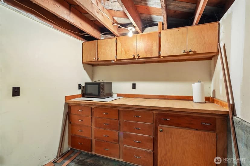 Property photo for 13004 Ambaum Boulevard Sw, Burien photo 30
