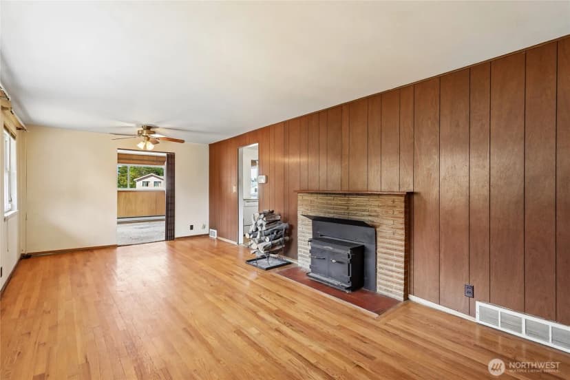 Property photo for 13004 Ambaum Boulevard Sw, Burien photo 6