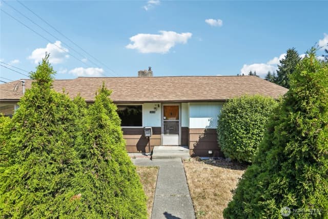 Property photo for 13004 Ambaum Boulevard Sw, Burien